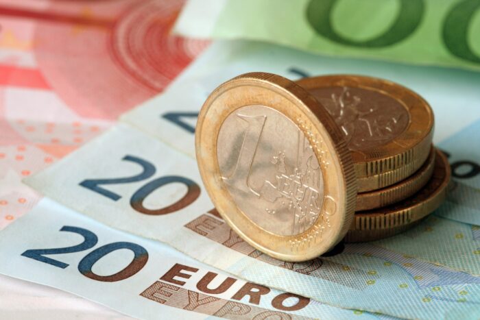 Прогноз курса евро на январь 2022 года по дням – мнение экспертов