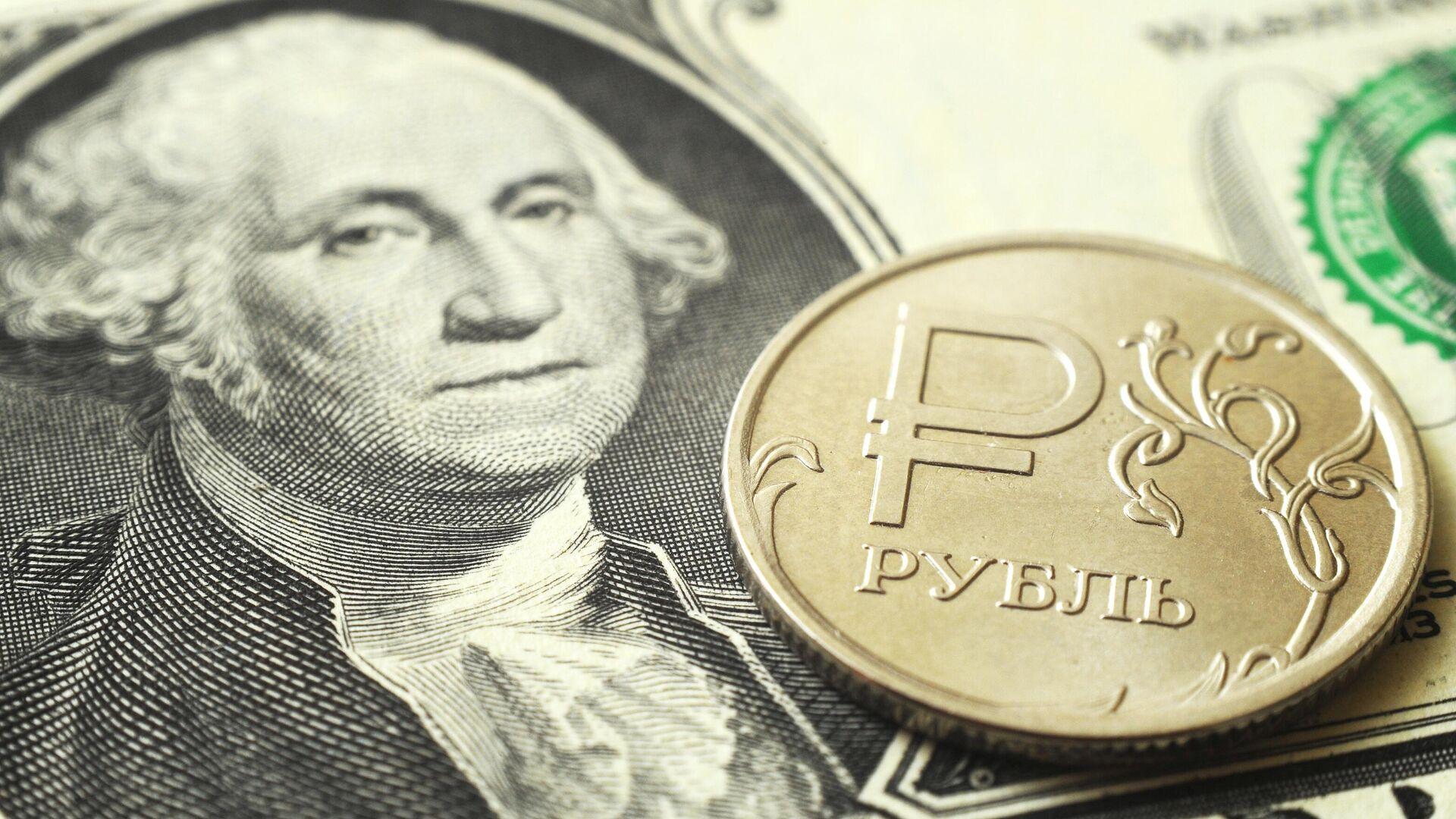 Стоит ли покупать валюту сейчас: сравнение и прогноз